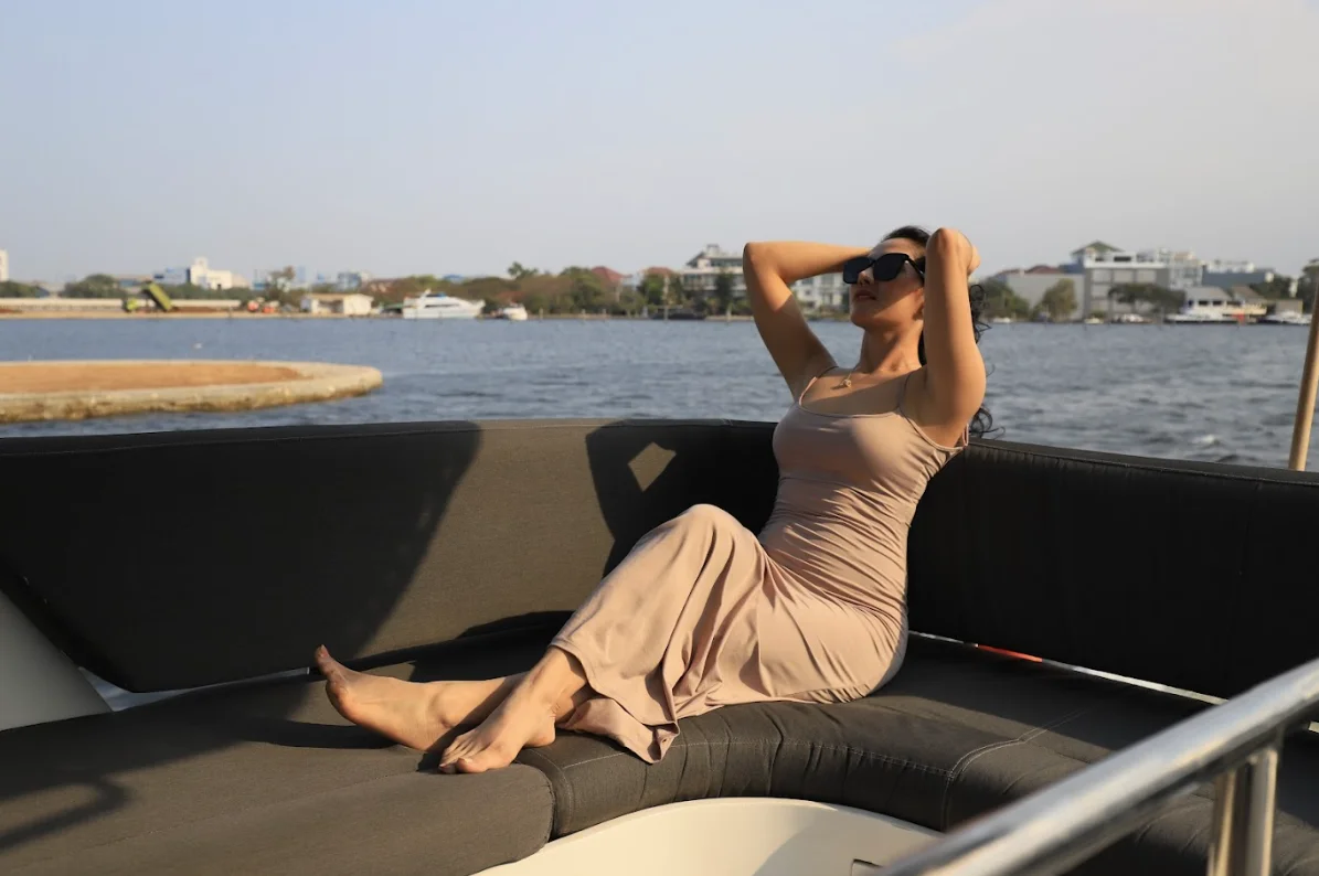 PRIVATE CHARTER