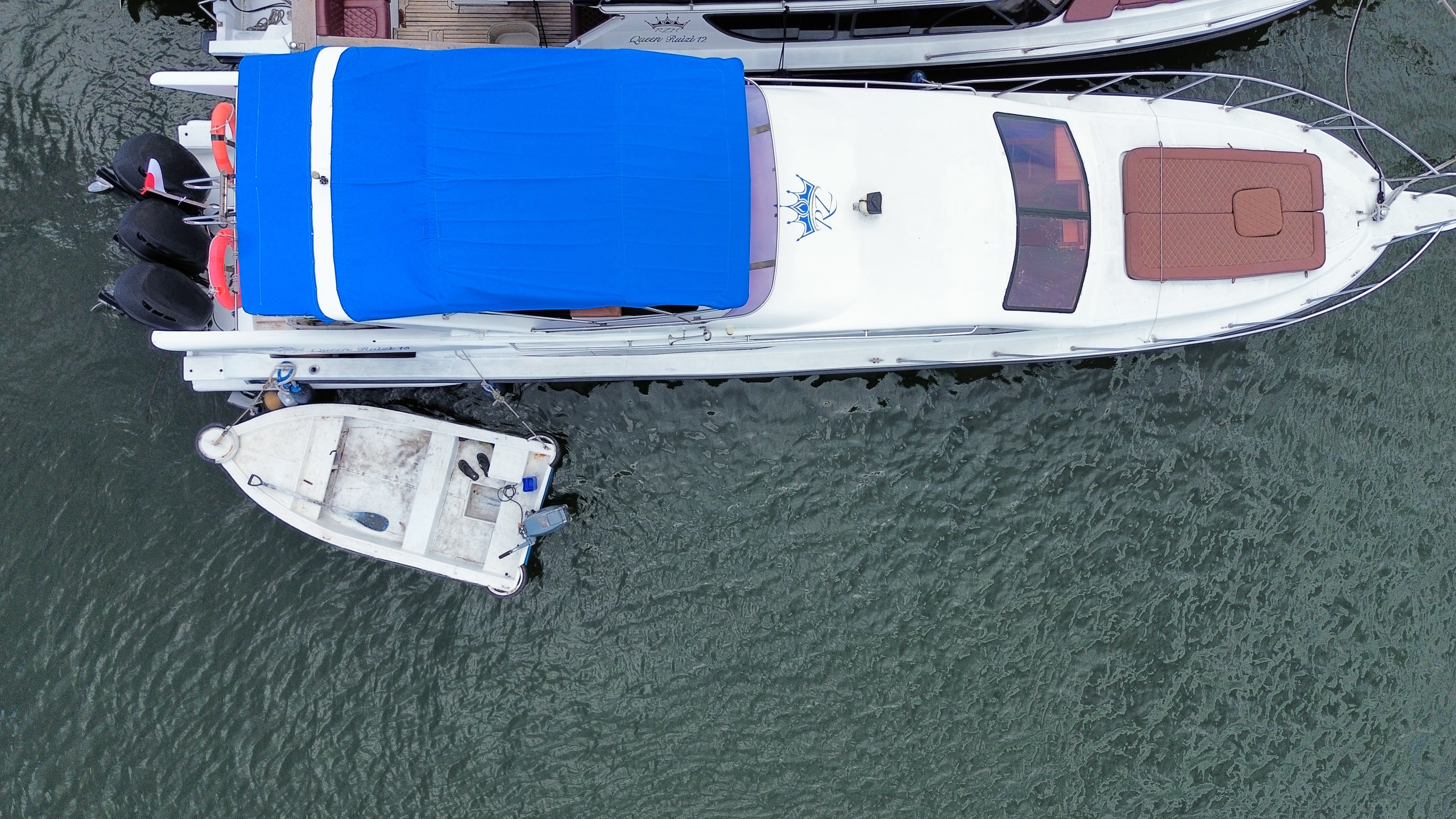 QZ18 Yacht